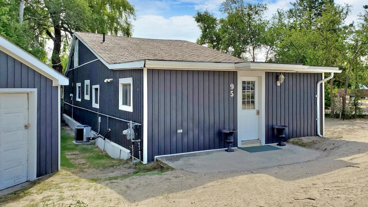 Main Beach River Retreat - Wasaga Beach 1 - Main Strip - 95 Mosley St Exterior foto