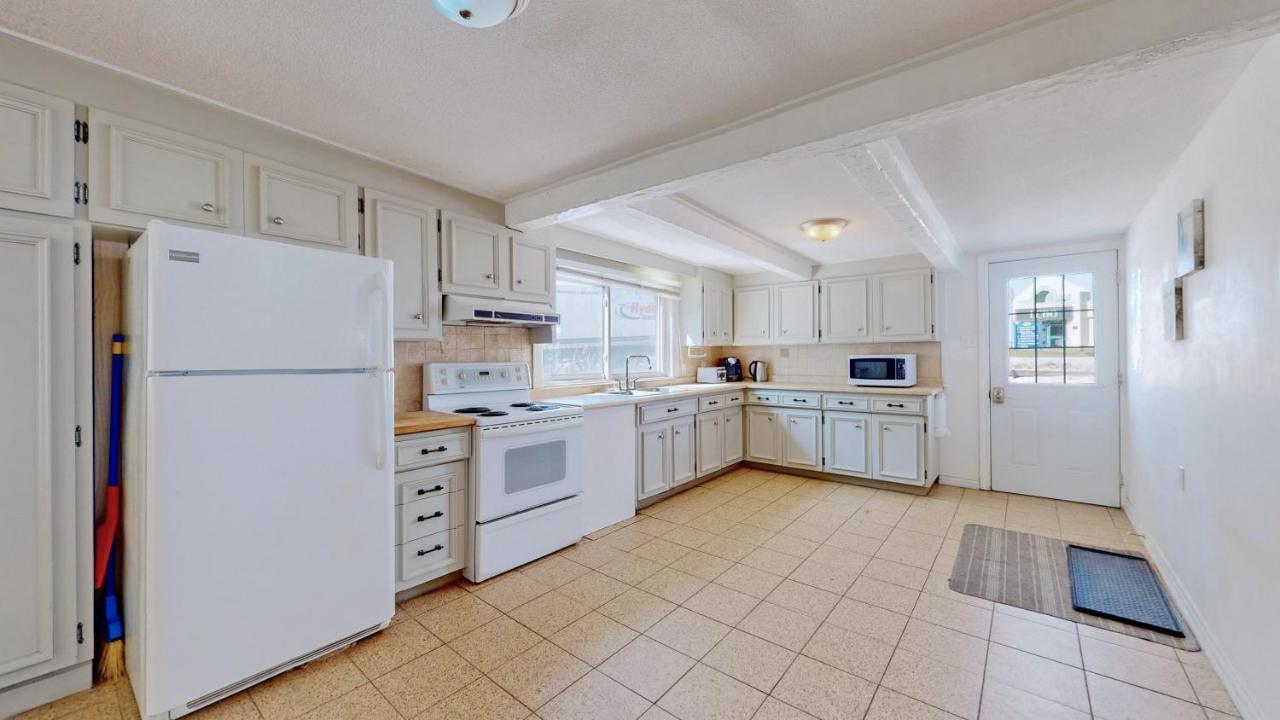 Main Beach River Retreat - Wasaga Beach 1 - Main Strip - 95 Mosley St Exterior foto