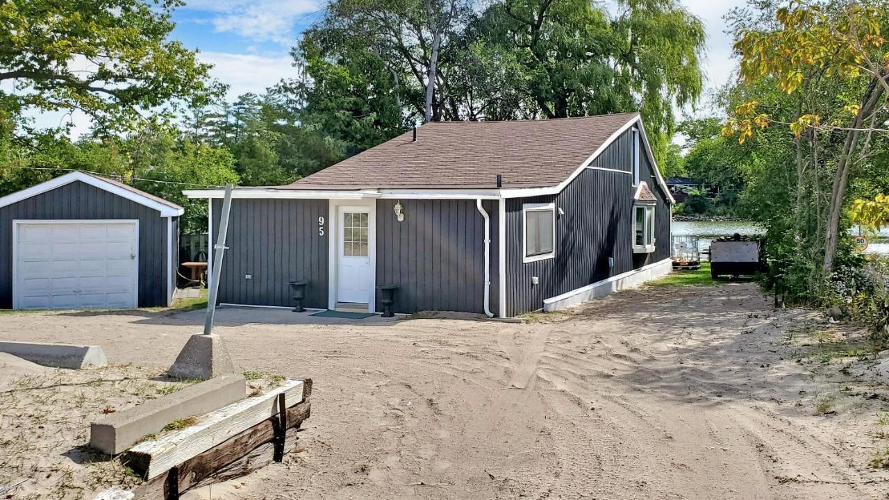 Main Beach River Retreat - Wasaga Beach 1 - Main Strip - 95 Mosley St Exterior foto