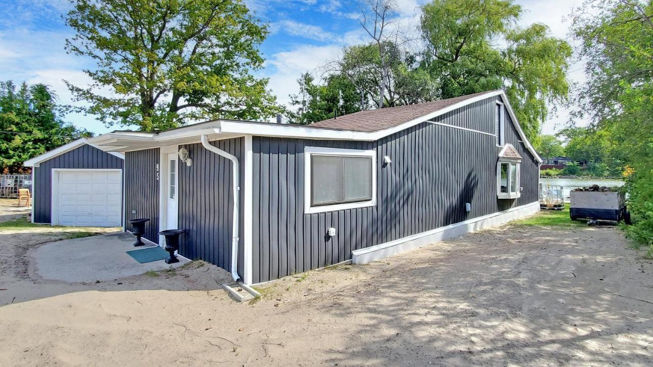 Main Beach River Retreat - Wasaga Beach 1 - Main Strip - 95 Mosley St Exterior foto